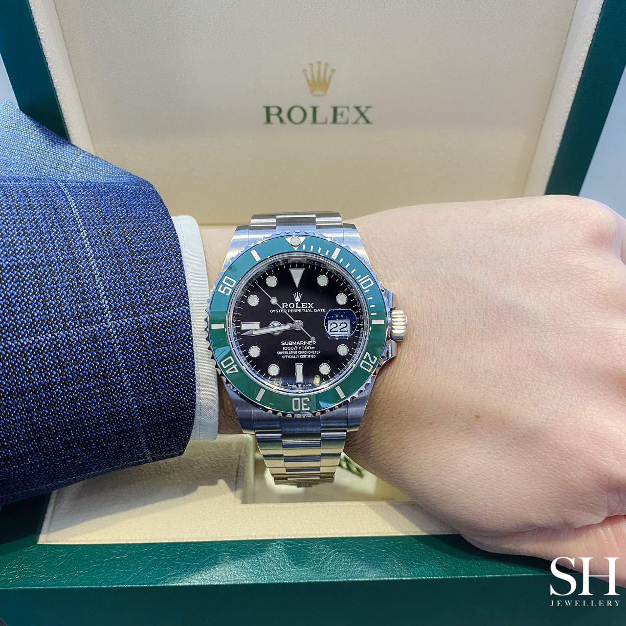 Rolex Submariner Date watch: Oystersteel - m126610lv-0002