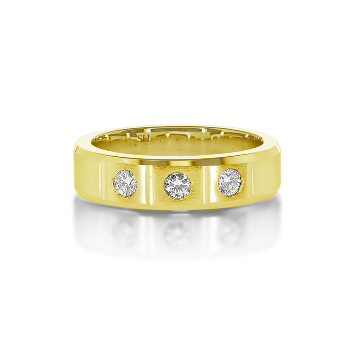 Pictured with 0.30ct diamond|thumb_caption:0.30 carat|thumb_group:1|grid_preview:true