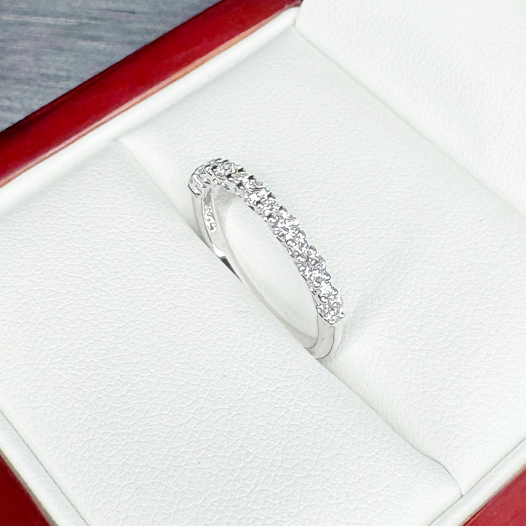 Shared Claw Alternating Diamond Band (2.2mm) - W1026