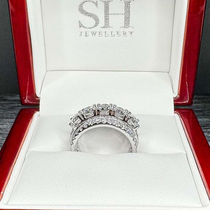 Snowcap Diamond Band (0.30ct each) - W1075