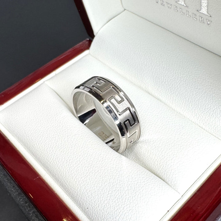 Maze Men's Wedding Ring with Bevelled Edges (7mm) - W1150