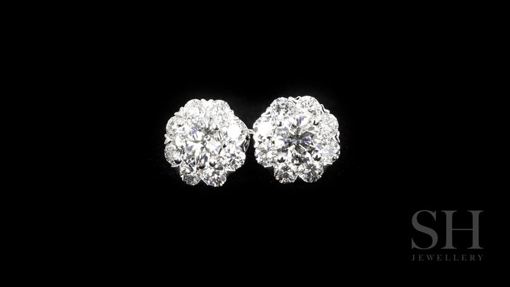 video:vAZwn_JvGqQ|video360:true|caption:Shown with 1.00ct TW centre diamonds (0.50ct each)|option:Carats=1.00 carat|thumb_caption:1.00ct TW centre diamonds (0.50ct each)|thumb_group:2