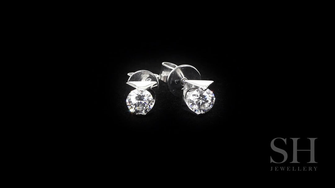 video:a-9AkVbUKGU|video360:true|caption:Shown with 0.50ct diamond.|option:Carats=0.5 carat|thumb_caption:0.50ct TW centre diamonds (0.25ct each)|thumb_group:2