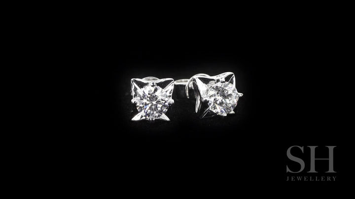 video:DZtn6qk0lWo|video360:true|caption:Shown with 1.20ct diamond.|option:Carats=1.20 carat|thumb_caption:1.20ct TW centre diamonds (0.60ct each)|thumb_group:2